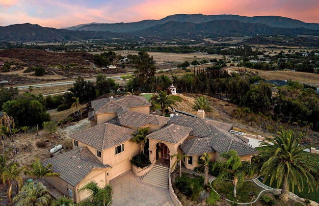 Sangiovese By Avantstay Spectacular Estate w/ Pool, Hot Tub & Putting Green - Photo 1