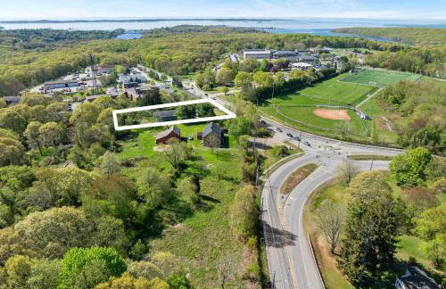 Exceptional Contemporary Retreat with 4 King Beds in Mystic CT - Foto 49