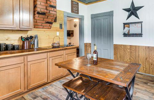 Wine, Dine and Unwind Hermann Home with Spacious Yard - Foto 9