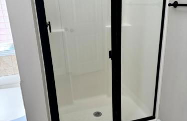 4 Bedrooms Private Backyard Smoke Room Garden Tub - Foto 13