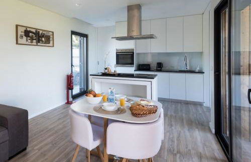 Vila Vicente Jacuzzi, Sauna and Parking - Photo 10