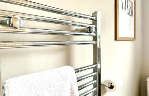 Sleeps 2 -Central Ellesmere -Parking - PetFriendly - Foto 24