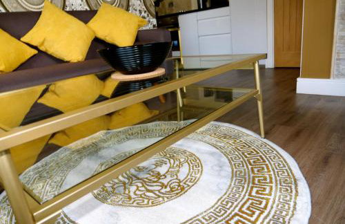 Stunningly Opulent Gold Apartment Near Sheffield FULL SKY TV - Foto 28