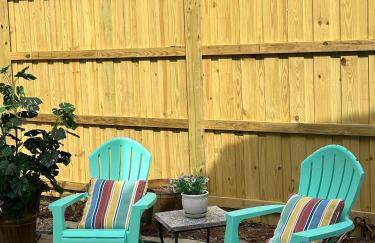 Cozy Comfy Beach Cottage w Hot Tub - Photo 3