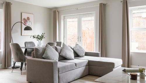 Luxurious 2 Bedroom City Centre Apartment Walking Distance to Everything Sleeps 6 - Foto 1