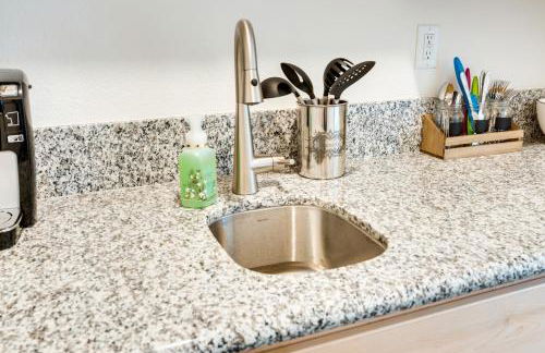 3 Mi to Golf and Shopping Cozy Roseville Studio - Foto 14