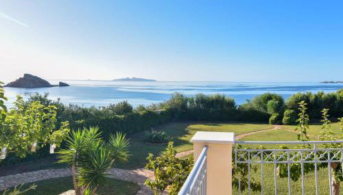 Waterfront 5BR Villa near Porto Heli by JJ Hospitality - Foto 5, Garden