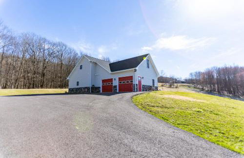 Deep Creek Retreat Hot Tub 85 inchTV all one level - Foto 1