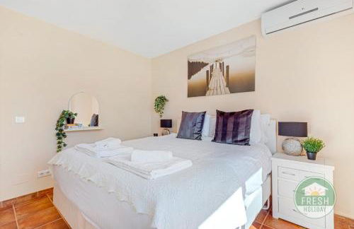 Casa Perez - family home with pool - Photo 19