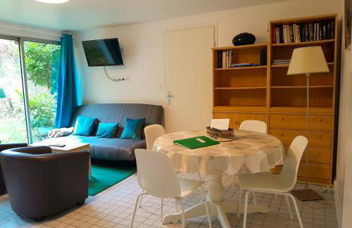 Appartement T2 au Calme - WiFi rapide, Parking & Bureau - Foto 11