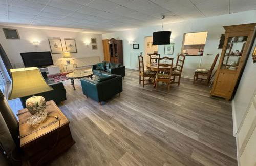 Schöne 2-Zi-Whg Küche Bad Terrasse Parken - Foto 28