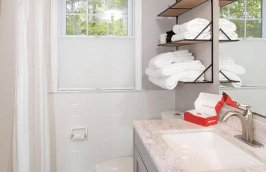 Cape Cod Cottage by Leavetown Vacations - Foto 6