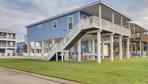 Relax Poolside, Walk to Sand! Galveston Family Gem - Foto 2