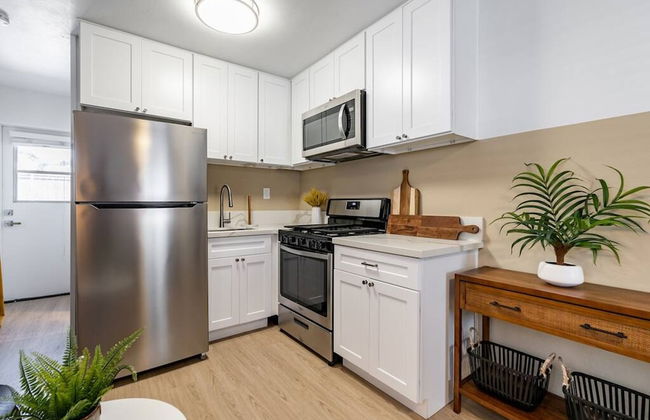 Live Like a Local - Studio With Huge Backyard - Foto 3