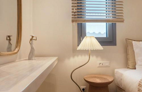 Salty Angel Sea Front Villa - Photo 33