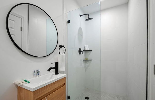 Spacious 2 BR Sailboat Bend - Photo 19