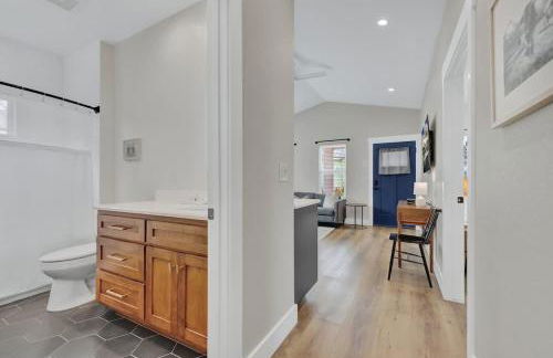 The Grove D With Hot Tub & King Beds - Walk to Main - Foto 22