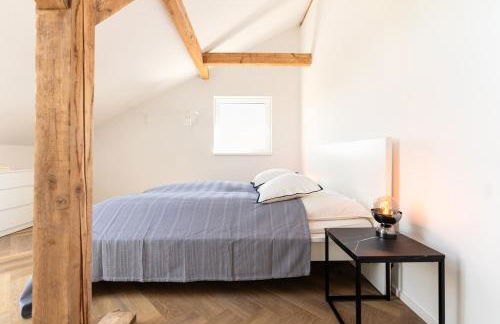 2 BR Loft - LUXUS - MODERN - PARKPLÄTZE - KAFFEE - NETFLIX - WEINBERGBLICK - KÜCHE - BALKON - Foto 12