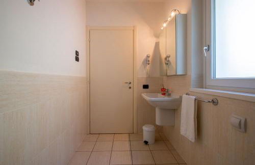 Residence CaFelicita - Apartments Lake View - Infinity Pool - Jacuzzi - Foto 60