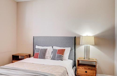 Luxury 6 BR Home Large Pool & Spa with Grassy Yard - Photo 5