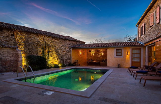 Beautiful Villa Consisting of two Houses With Private Pool, Near Pula and Beach - Foto 23