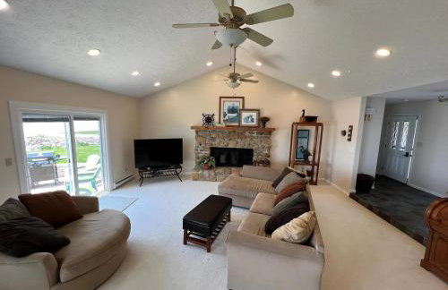 4 Bedroom Lakefront Home with Private Beach on Cedar Point Chaussee - Photo 72