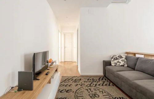 Like at Home - Close to Metro, Stadio San Siro, Duomo with private parking place - Foto 7