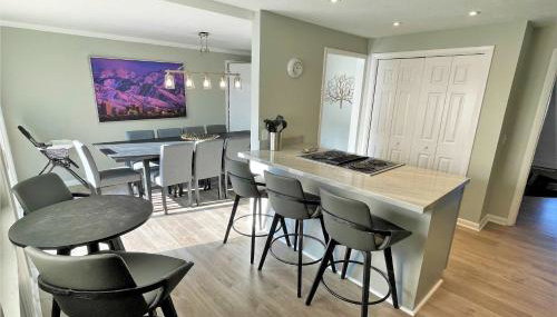 7-Bedroom Home with Views of the Rocky Mountains - Foto 4