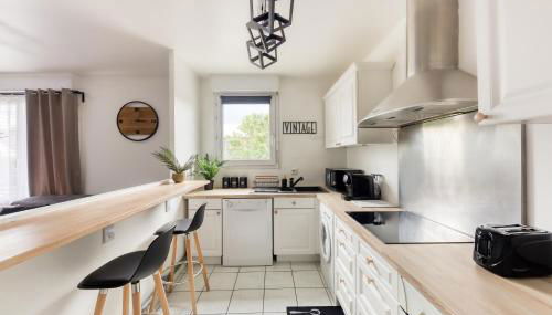 L'îlot Zen- Idéal pour famille-Groupe-Pro-Double Parking-highwifi-Aeroport Orly 8min-Paris30min - Foto 4, stove, dishwasher, toaster, minibar