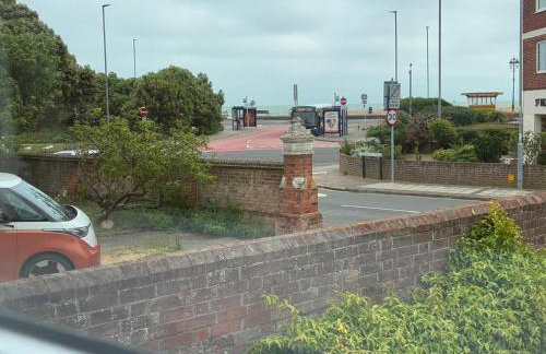 OceanNest-3 Bedroom Apartment free parking, EV 22kW - Foto 31