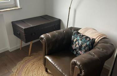 Vaste appartement avec parking gratuit, borne dispo et espace de travail - Foto 13