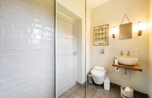 Luxury Countryside Retreat with Pool Surrey Hills Escape - Pass the Keys - Foto 14