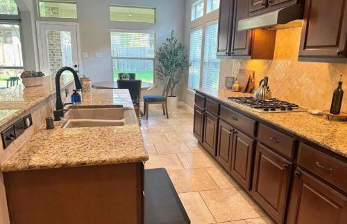 Cozy 4bdrm 3bath Home in The Woodlands - Photo 19