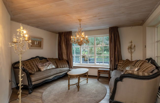 Charming Beach Villa With Thatched Roof - Photo 17