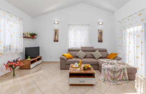 2 Bedroom Lovely Home In Musalez - Foto 14