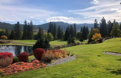 Golf Course View Condo Walk to Town & Pools - Foto 30