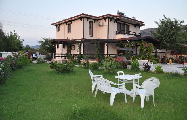 Beautiful 4-bed Villa Private Pools - Photo 32