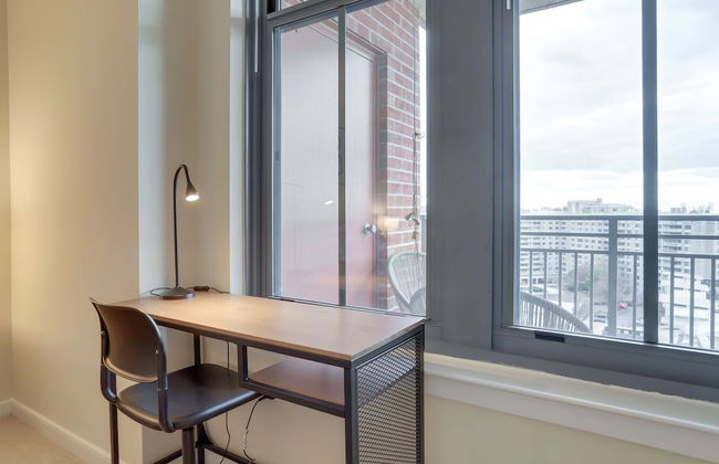 Fantastic 2BR Condo at Pentagon City - Photo 17