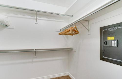 Hike, Golf and Ski Family Home in South Jordan - Foto 16