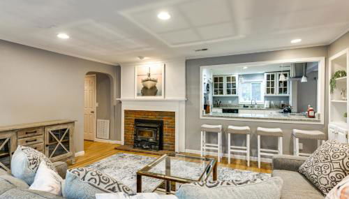 Large Yard with Pond Family Retreat in New Albany! - Foto 3