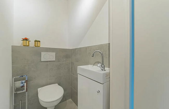 Cozy Stylish Berlin Apartment With 2 Bedrooms - Photo 14