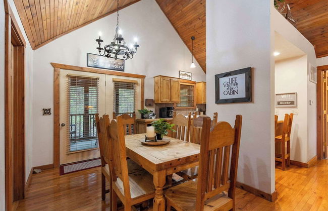 Simons Treetop Cabin 2 BDR in Popular Resort! - Photo 17