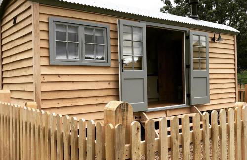 Astwell Mill Luxury Shepherds Hut - Photo 1