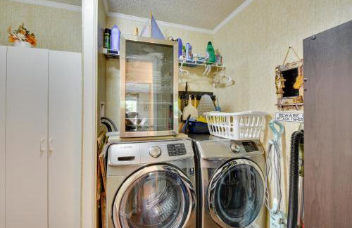 Lakefront Fair Play Vacation Rental, Pets Welcome! - Foto 17