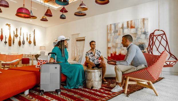 Check-in/check-out kiosk