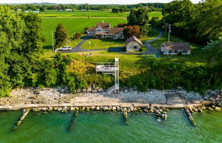 Cozy Lakefront Cottage - Foto 27