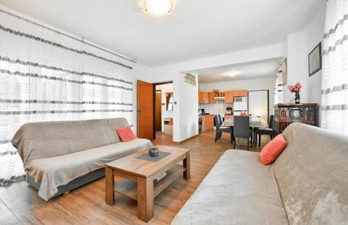 Amazing Home In Ivanska With Kitchen - Foto 24