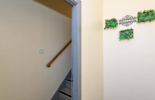 Suite in Leeds Shared Kitchen Parking2 - Pass the Keys - Photo 18