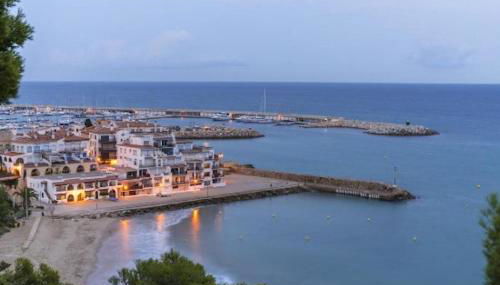SPACIOUS FLAT WITH SEA VIEWS, FOR 8 PEOPLE WITH 3 BEDROOMS, 2 BATHROOMS and NEXT TO THE BEACH!! - Foto 1