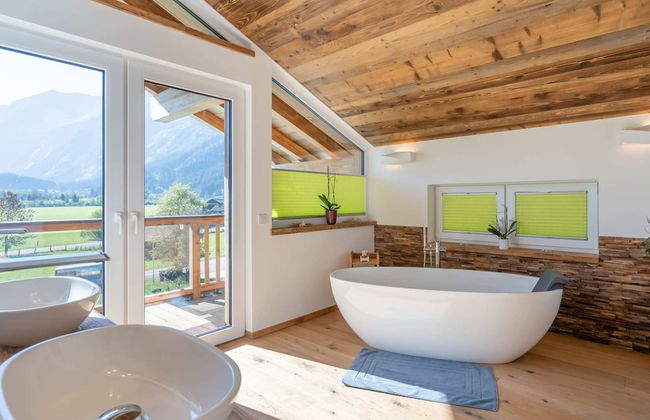 Chalet in Neukirchen by Wildkogel Ski Slopes - Photo 13